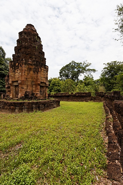 26-Prasat Ta Muen Toch-024